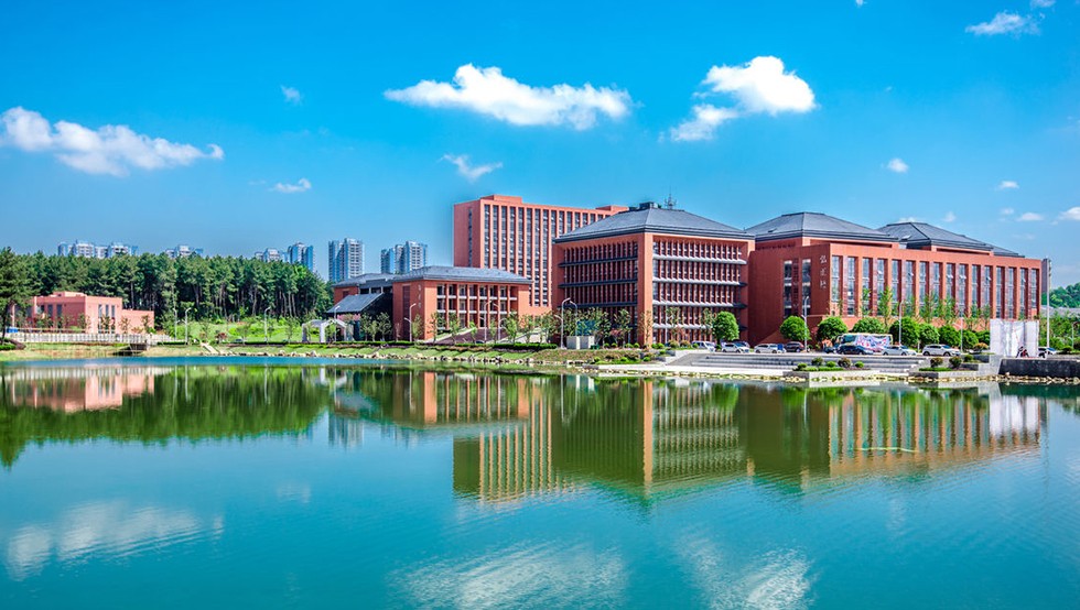 80貴州大學01